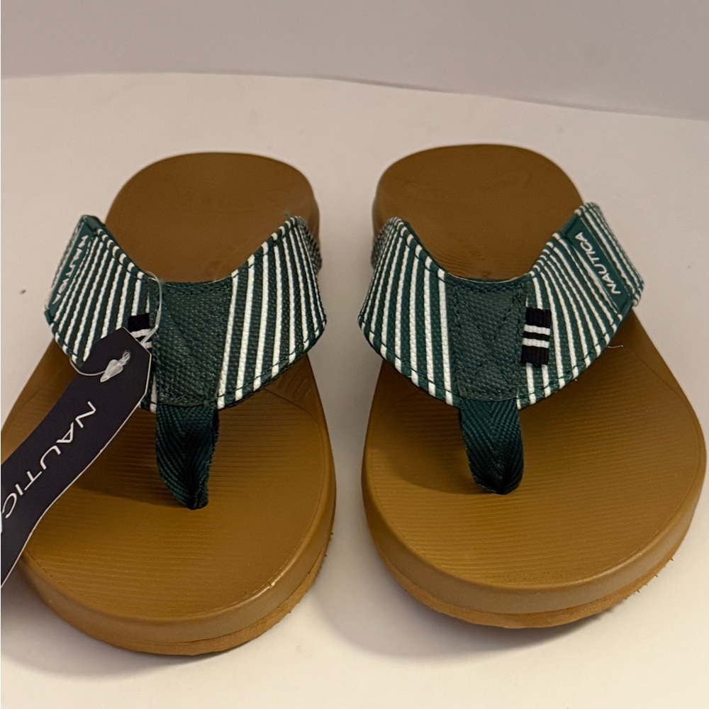 Nautica Green and White Striped Thong Sandals Women’s Size 5
